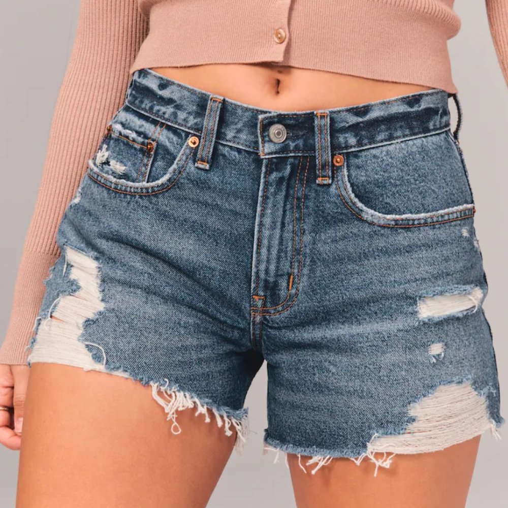 Abercrombie and Fitch mid rise boyfriend shorts